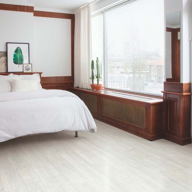 Виниловый пол замковой Quick-Step Bloom Сосна снежная AVMPU 40204