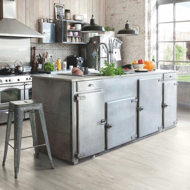 Виниловый пол замковой Quick-Step Alpha Vinyl Blos base Small Planks Дуб каньон серый с распилами AVSPT40030