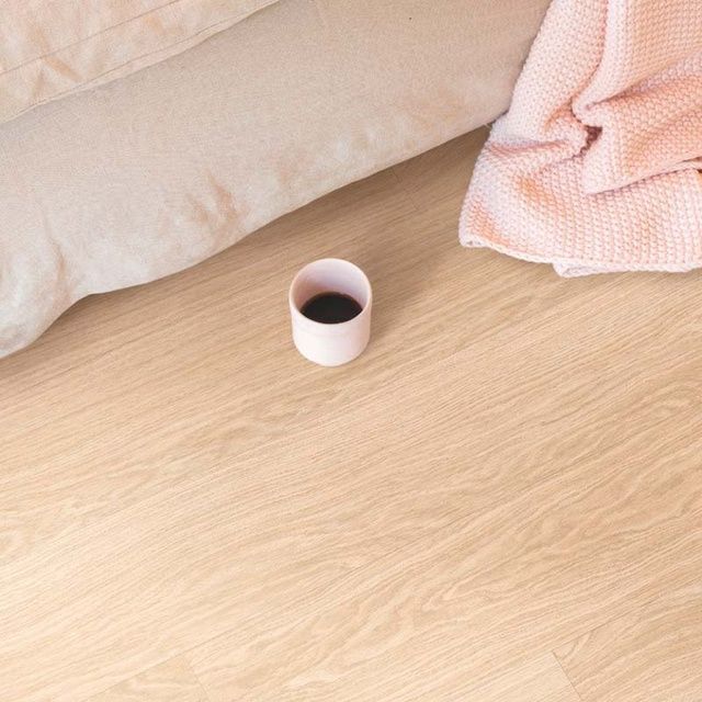 Виниловый пол замковой Quick-Step Bloom Дуб чистый румянец AVMPU 40097