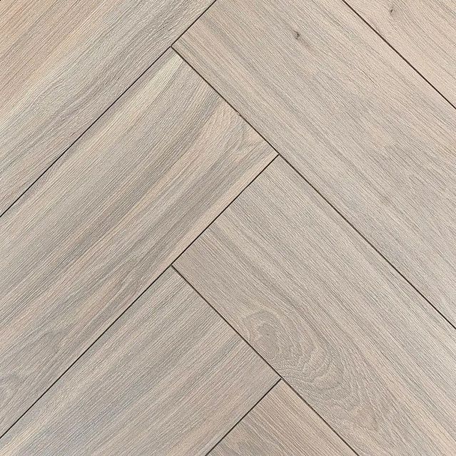 Ламінат Alsafloor Liberte Baton Rompu (Herringbone) Монтана Гікорі LBR608 (10mm)