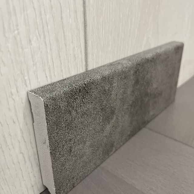Плінтус ПВХ Luciano 70х12 водостійкий для LVT/SPC покриття 3DPB70Q12503C
