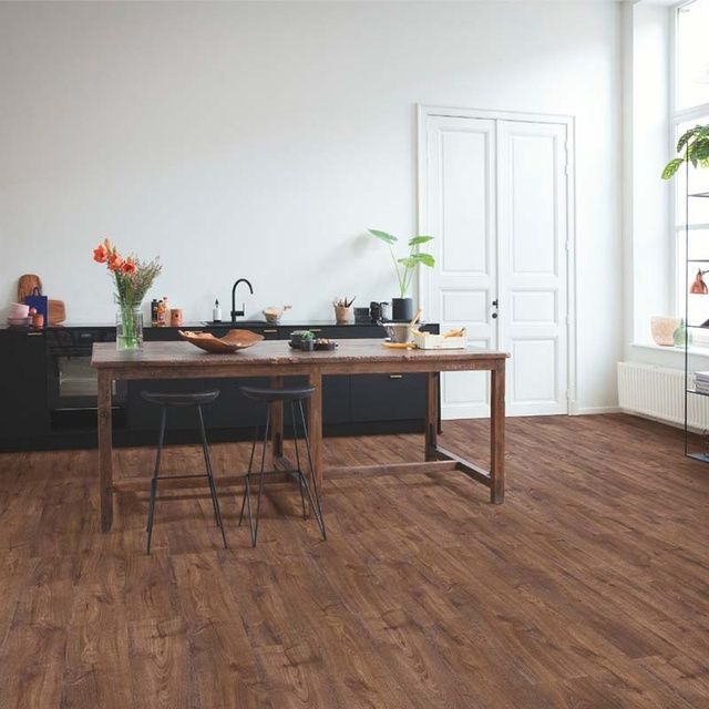 Виниловый пол замковой Quick-Step Bloom Дуб осенний шоколад AVMPU 40199