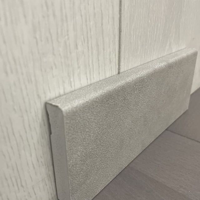 Плінтус ПВХ Luciano 70х12 водостійкий для LVT/SPC покриття 3DPB70Q12507C